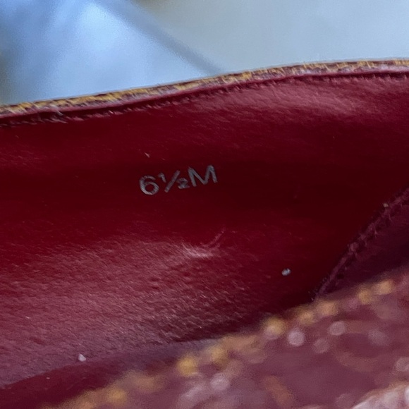 Matisse, women’s 6.5, crackled leather maroon fringe heeled buckle loafers - Picture 10 of 11